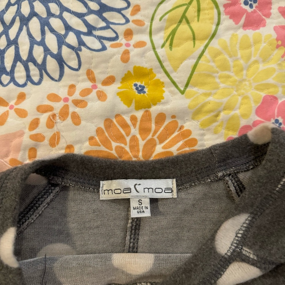 NWT small gray with white dots fleece sweater - Picture 2 of 4
